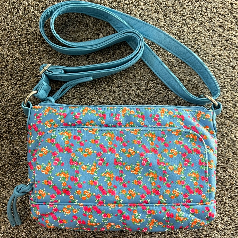 Bueno of California crossbody bag, brand new!
